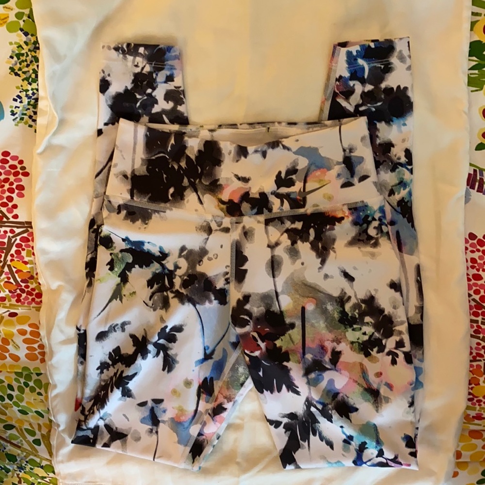 Nike Dri-FIT Leggings Size XS EUC